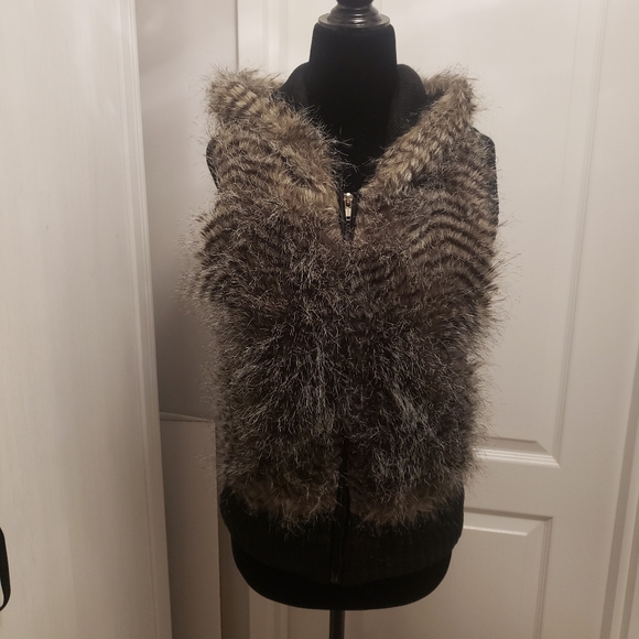 Faux fur vest - Picture 3 of 5